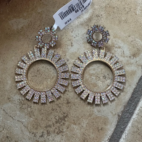 Jewelry - Picture 3 of 11